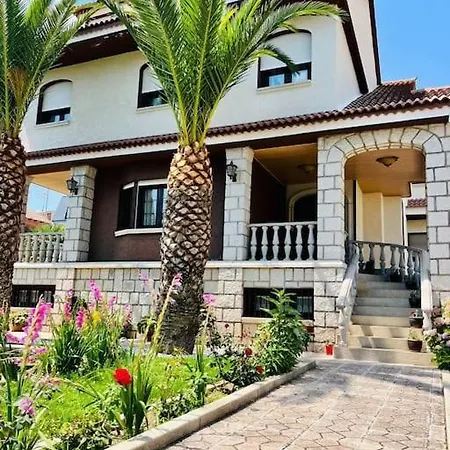 Vivienda De Uso Turistico Maestro *